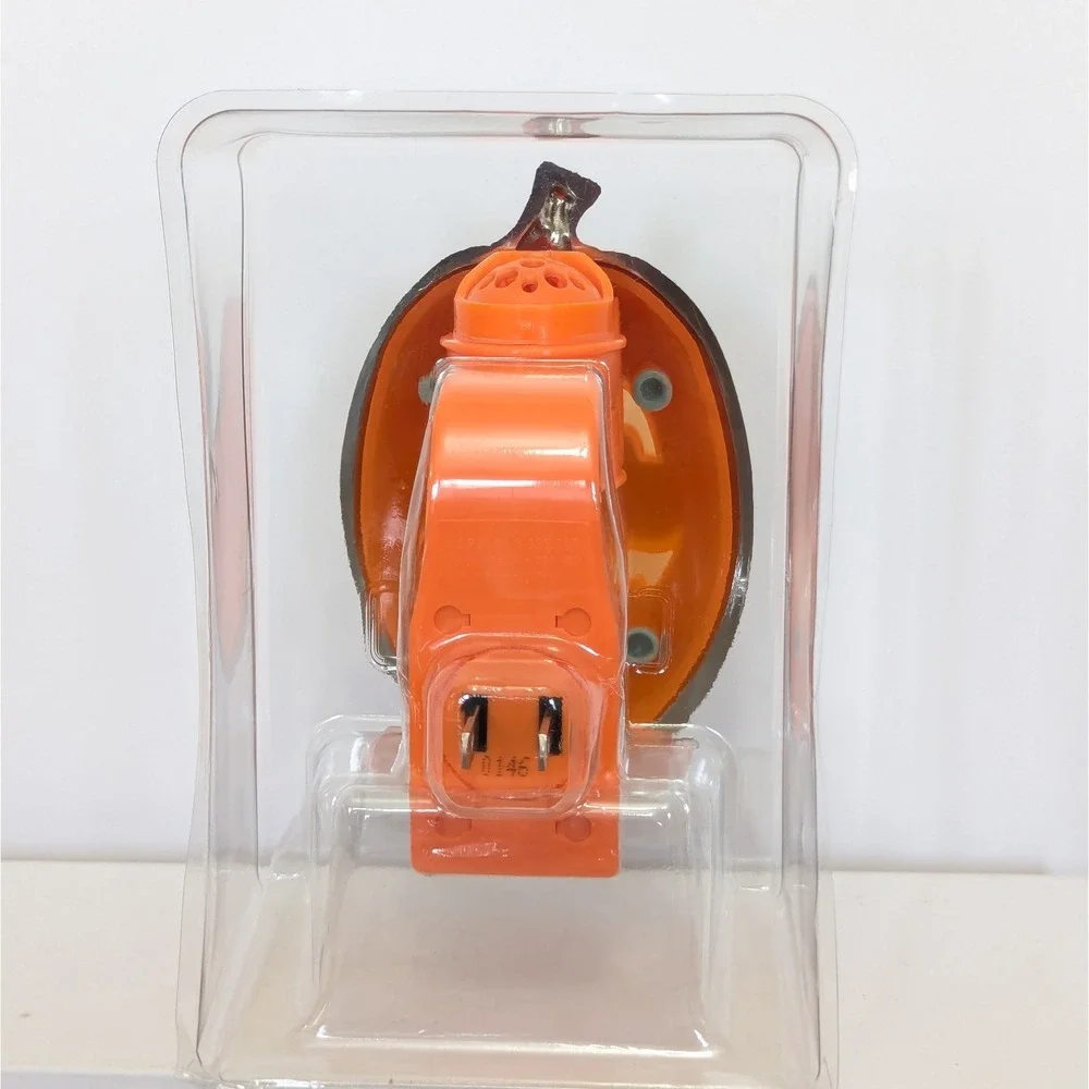 Bath & Body Slatkin & Co. Light Up Wallflowers Jack-O-Lantern Pumpkin Diffuser